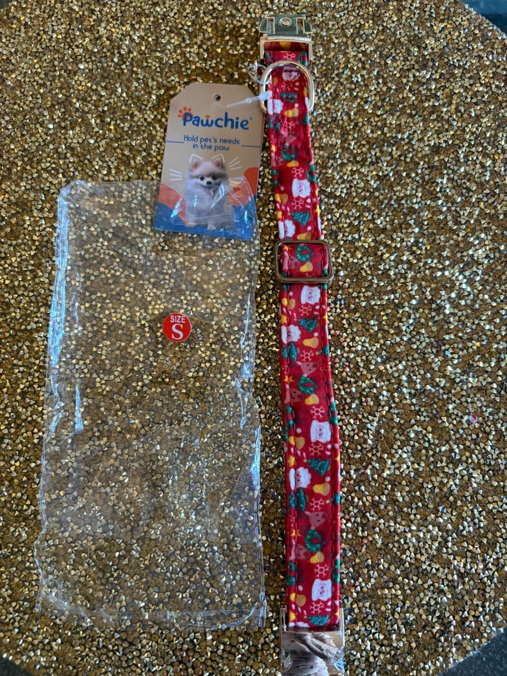 Festive NWT Red Small Dog Collar with Holiday Print. Size Small Dog